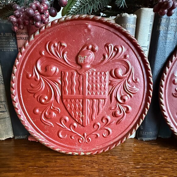 Vintage Brass Embossed English Coat of Arms Wall Plates - Picture 6 of 8